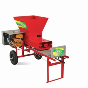 Compactadora y ensiladora Modelo P1 naftera de 6.5 HP de 1 eje procesando forraje